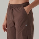Calça New Balance Nylon Cargo Feminina - Foto 3
