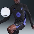 Camiseta Barcelona Manga Longa II Kobe 2025/26 Pré-Jogo Nike Masculina - Foto 3