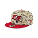 Boné New Era 9Fifty Tampa Bay Buccaneers NFL Salute Service 2025 Militar Masculino - Foto 1