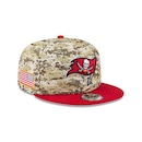 Boné New Era 9Fifty Tampa Bay Buccaneers NFL Salute Service 2025 Militar Masculino - Foto 3