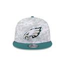 Boné New Era 9Fifty Philadelphia Eagles NFL Salute Service 2025 Masculino - Foto 2