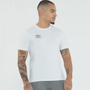 Camiseta Umbro Essential Masculina - Masculino - Foto 4