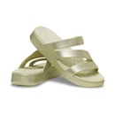 Sandália Feminino Crocs Getaway Metallic Strappy Sandal Champagne Metallic - Foto 4