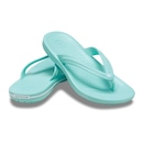 Chinelo Crocs Crocband Flip Aquamarine - Unissex - Foto 4