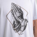Camiseta MCD Aviamentação Mãos Rezando SM26 Masculina - Foto 4