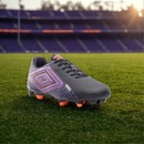 Kit Chuteira de Campo Adulto Umbro Football + Meião - Foto 2