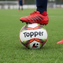 Bola de Futebol de Campo Slick 24 - Topper - Foto 3