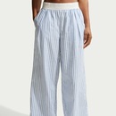 Calça Nike Sportswear Woven Stripe Feminina - Foto 2