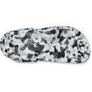 Sandália Crocs Classic Confetti Clog - Unissex - Foto 5