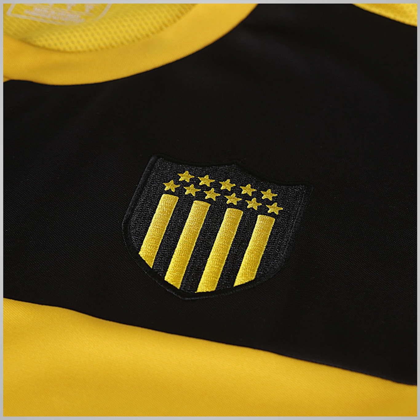 Logos Futebol Clube: Club Atlético Peñarol