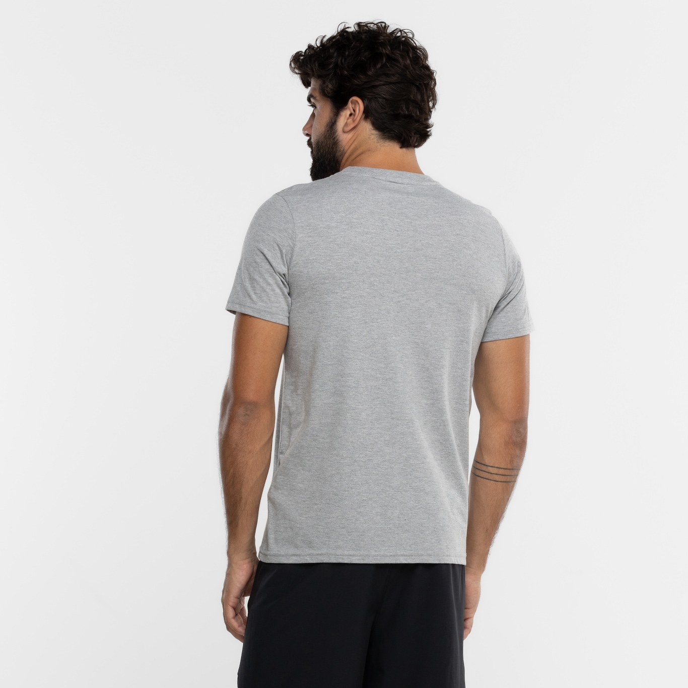 Camiseta Longline Fila Soft Urban - Masculina - Foto 3