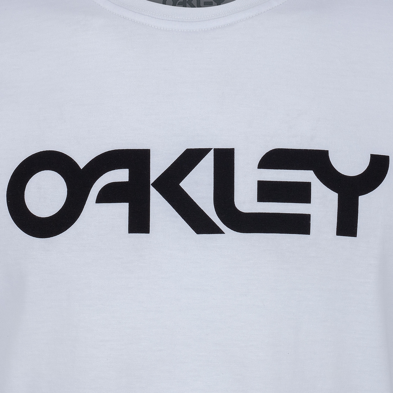 Camiseta Oakley Mod Mark Branca - Faz a Boa!