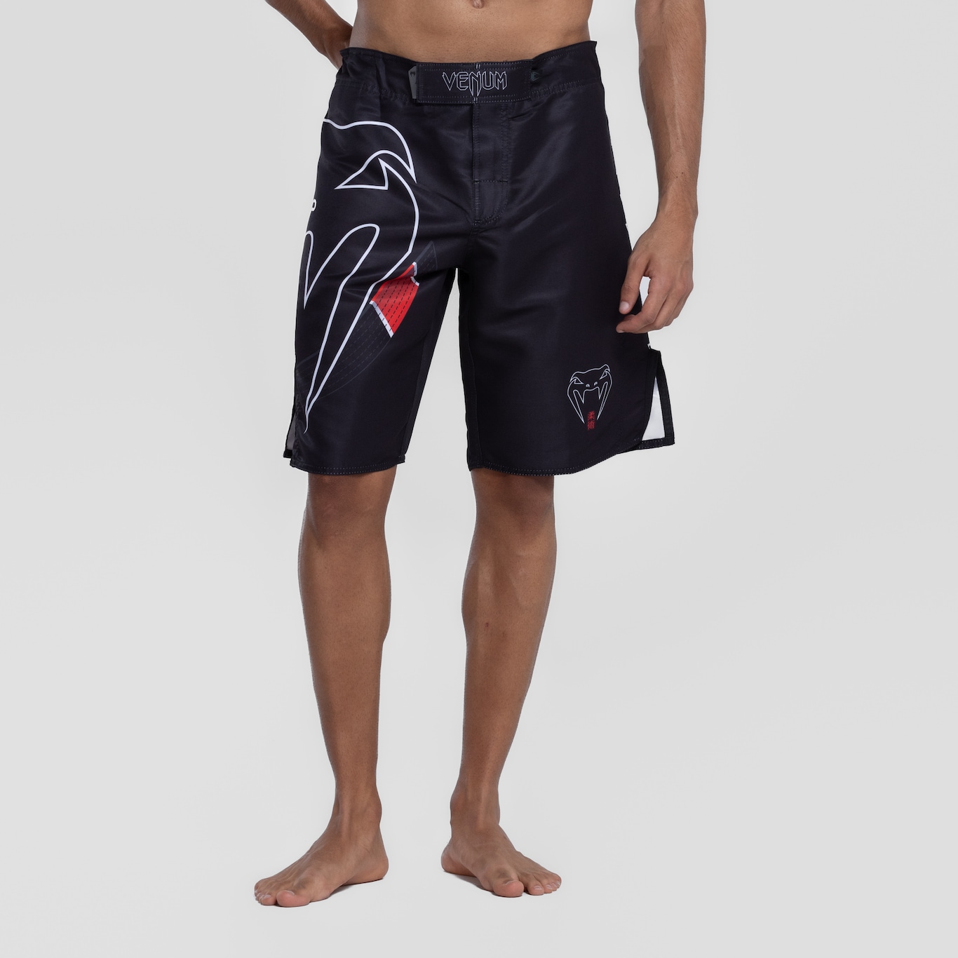 Bermuda Venum Black Belt 2020 - Masculina - Foto 4