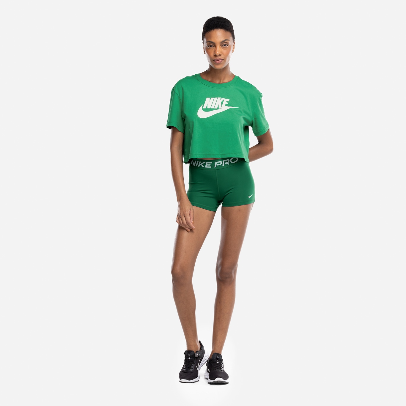 Blusa Cropped Nike Tee Sportswear Essential - Feminina - Foto 4