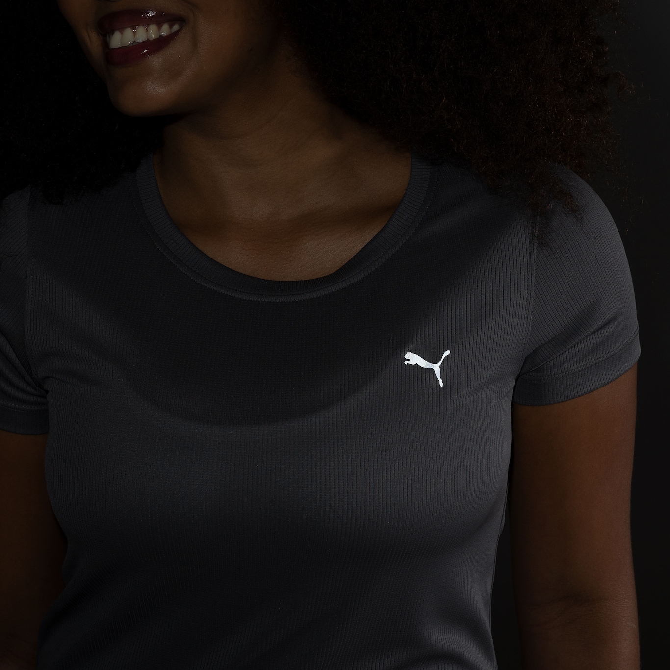 Camiseta Puma Performance Tee - Feminina - Foto 4