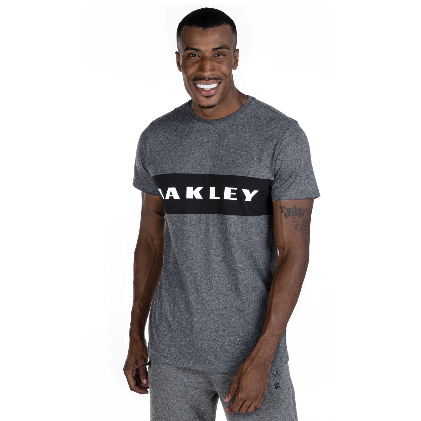 Kit Camiseta Oakley Daily Sport III Masculina C/ 2 Peças - Camisa e Camiseta  Esportiva - Magazine Luiza