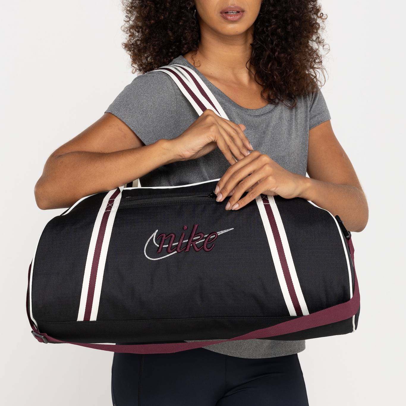 Bolsa Nike Gym Club Bag Plus - 24 Litros - Foto 3