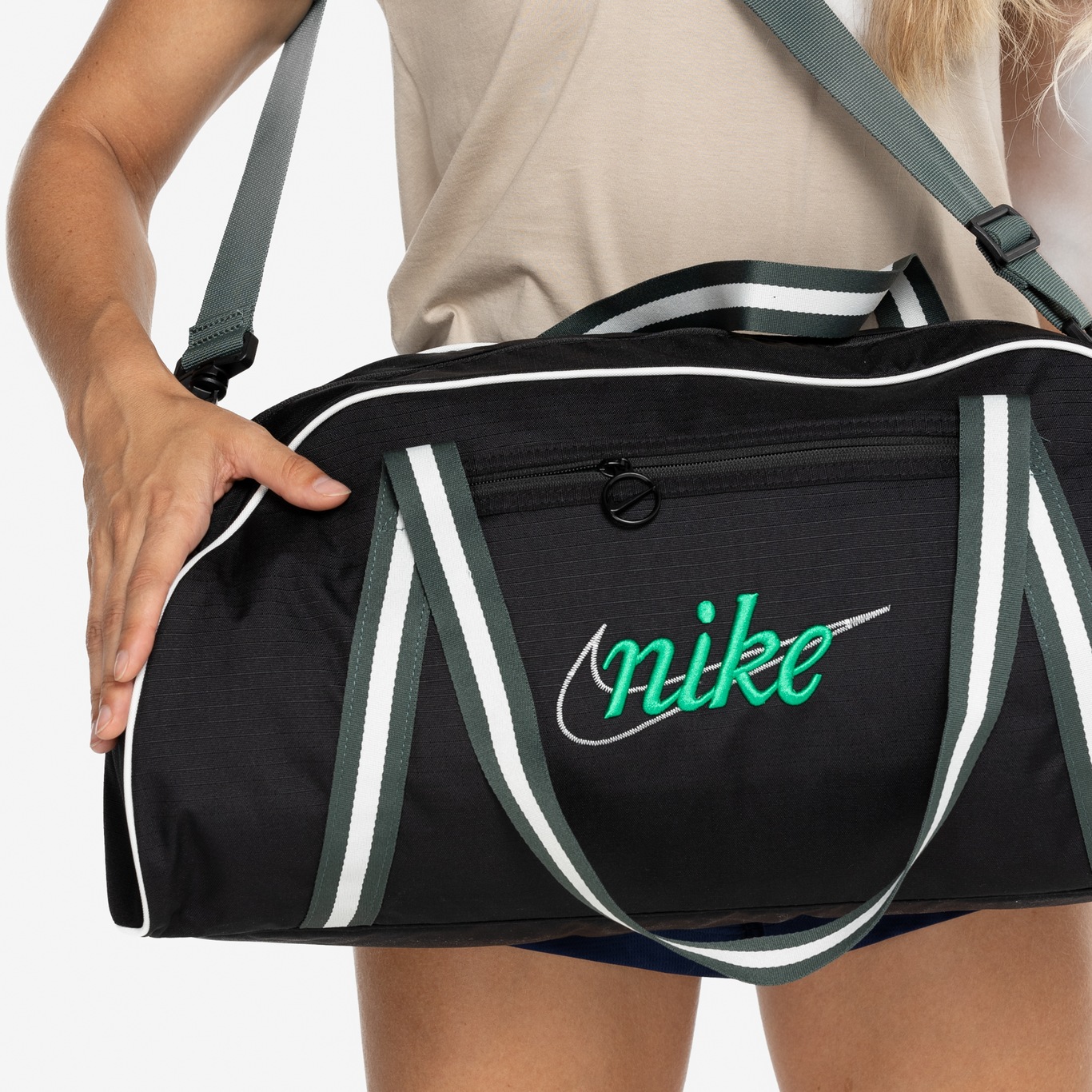 Bolsa Nike Gym Club Bag Plus - 24 Litros - Foto 2