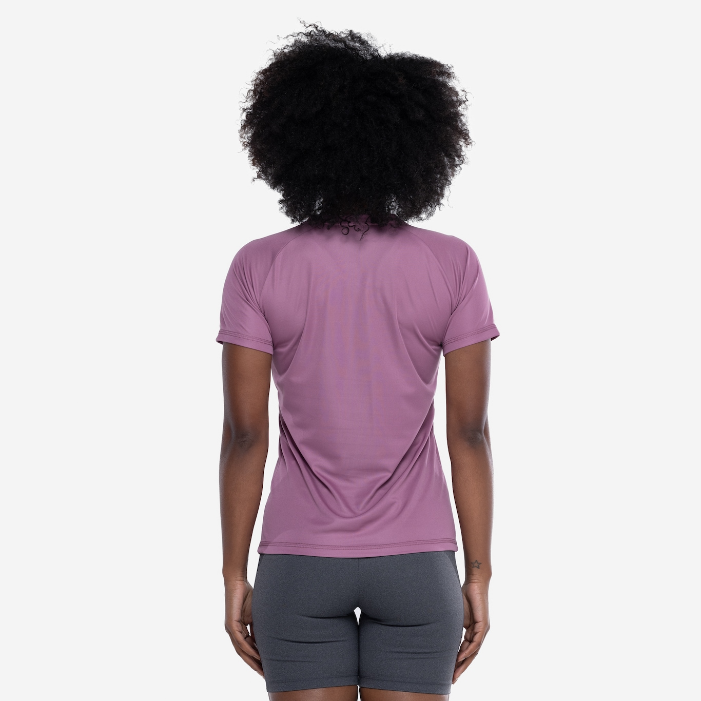 Camiseta ASICS Manga Curta Basic Logo - Feminina - Foto 3