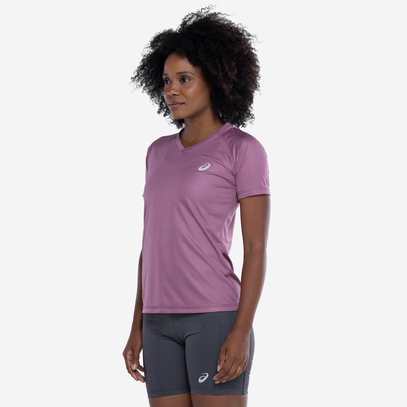 Camiseta ASICS Manga Curta Basic Logo - Feminina - Foto 5