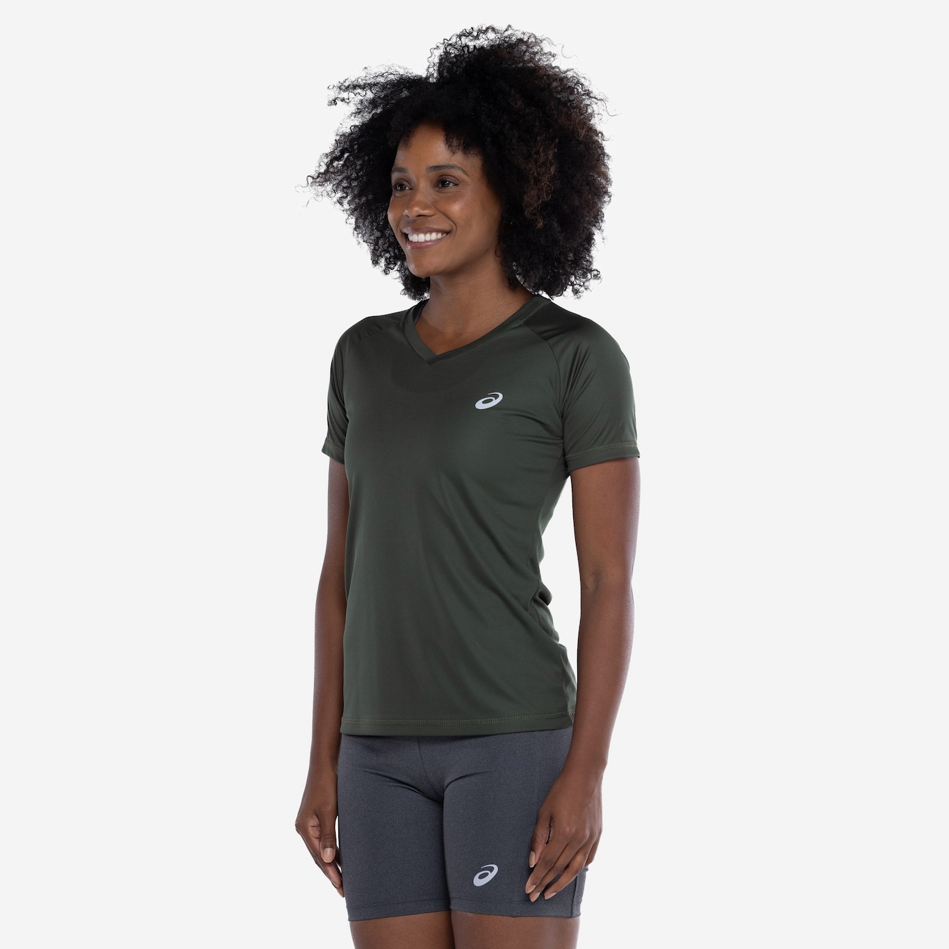 Camiseta ASICS Manga Curta Basic Logo - Feminina - Foto 4