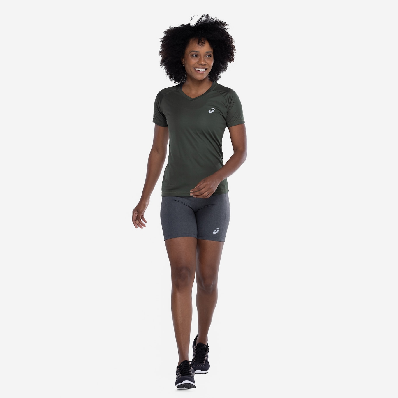 Camiseta ASICS Manga Curta Basic Logo - Feminina - Foto 5