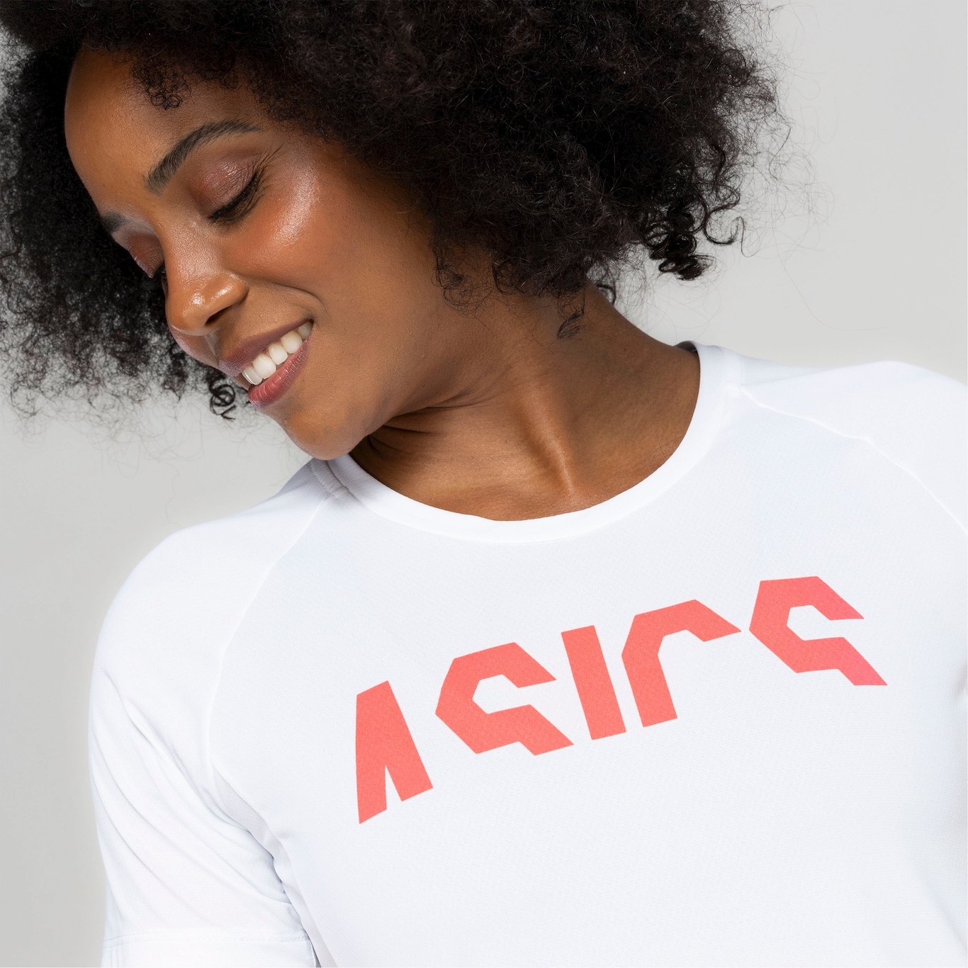 Camiseta Feminina ASICS Manga Curta Recorte Respirável - Foto 6