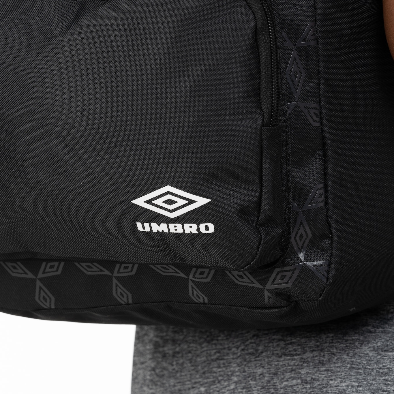 Mochila Umbro Ball 92 - 17 Litros - Foto 5