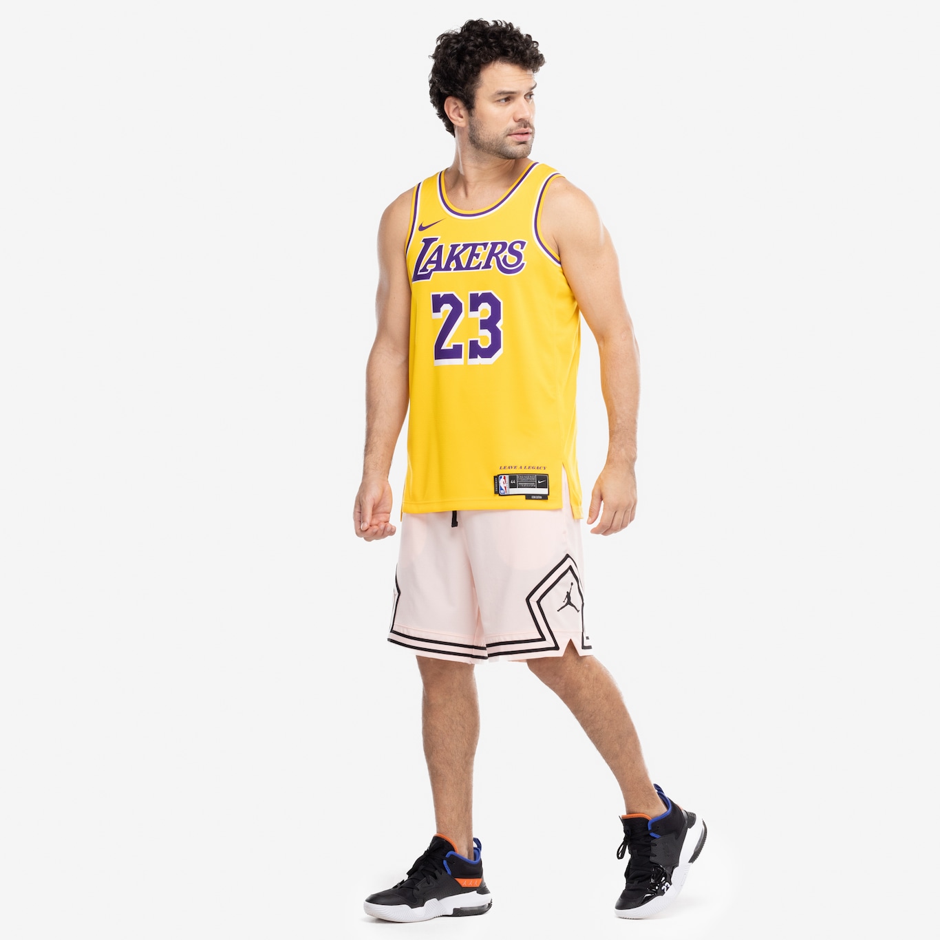 Camiseta Regata Los Angeles Lakers Nike Dri-Fit NBA MNK SWGMN JSY - Foto 4