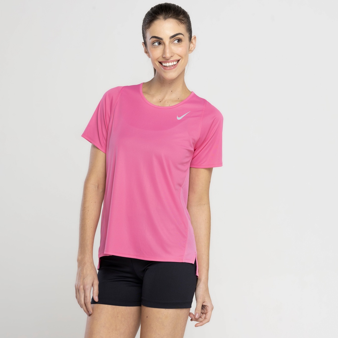 Camiseta Nike Manga Curta Dri-Fit Race Top SS - Feminina - Foto 5