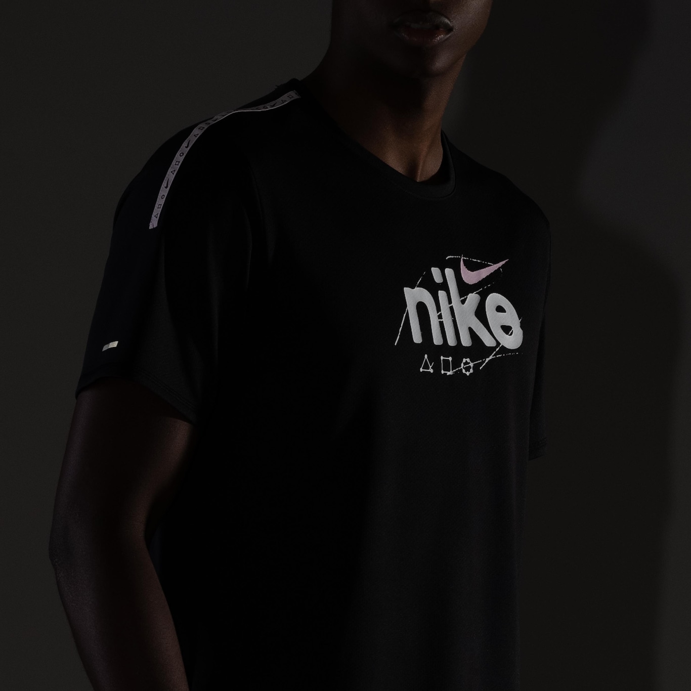 Camiseta Nike Manga Curta Dri-Fit Miler SS DY - Masculina - Foto 5