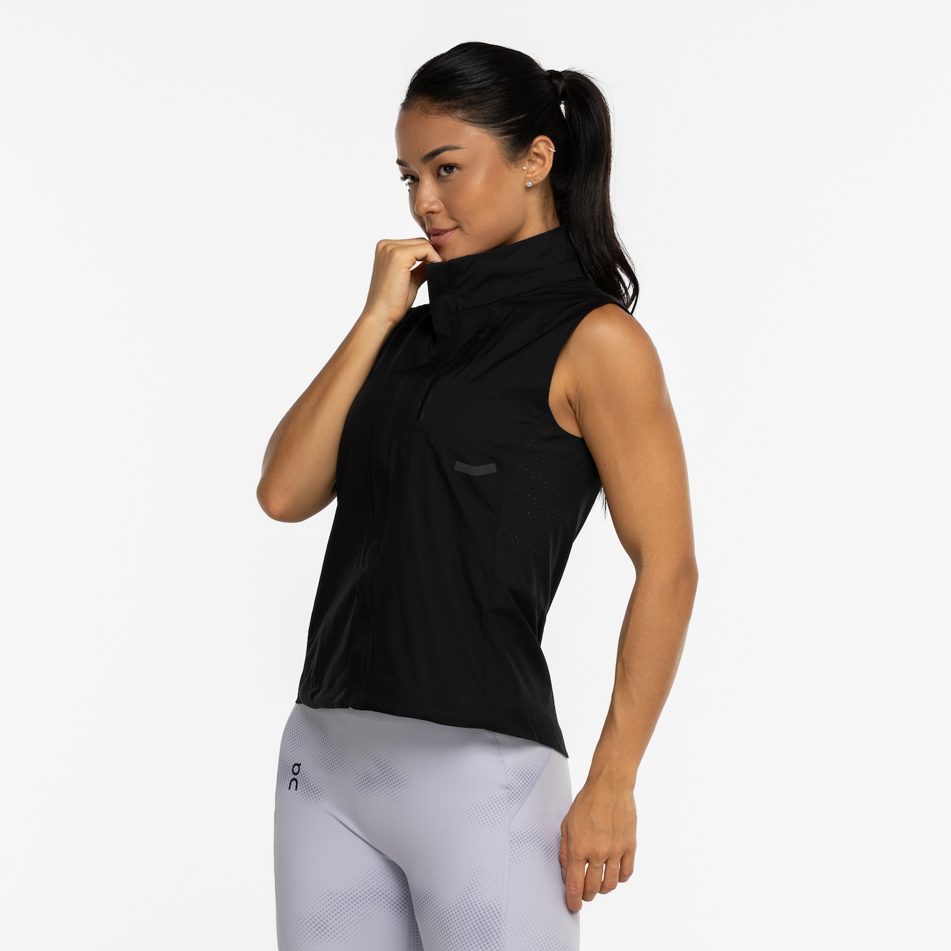 Colete On Running Weather Vest - Feminino - Foto 4