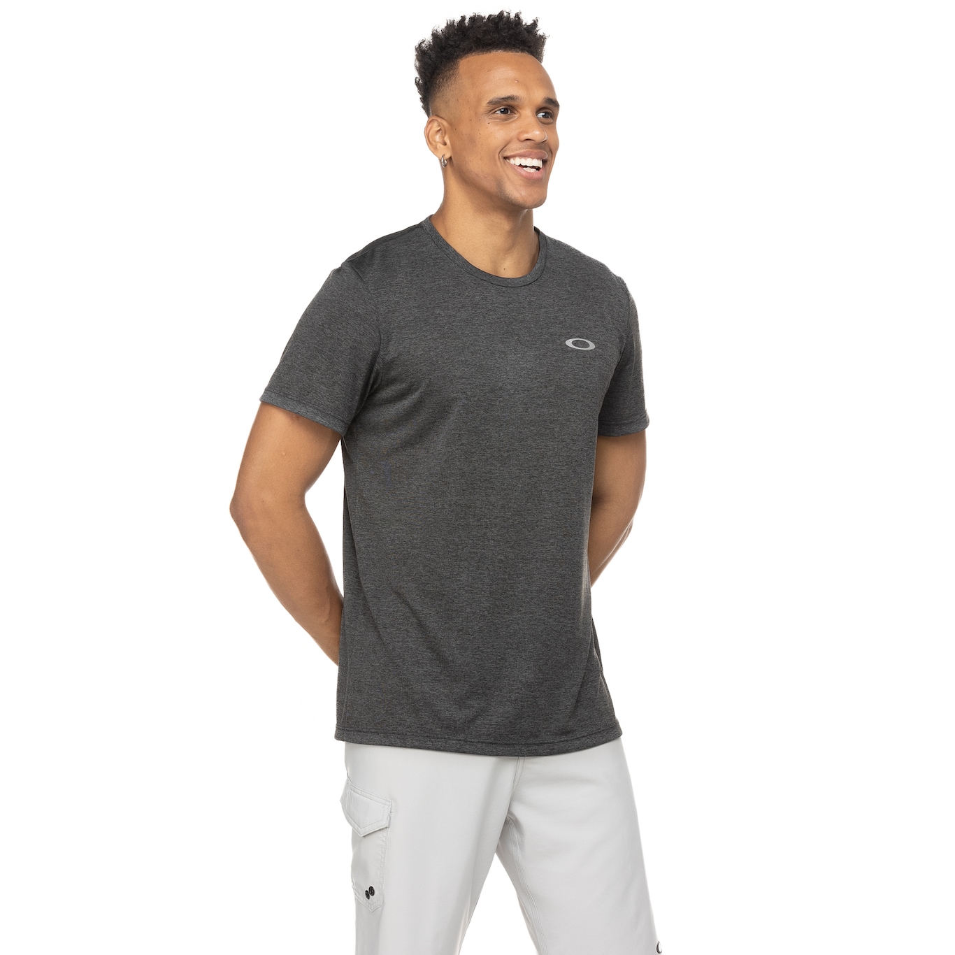 Preços baixos em Camisetas Oakley Cinza Para Homens