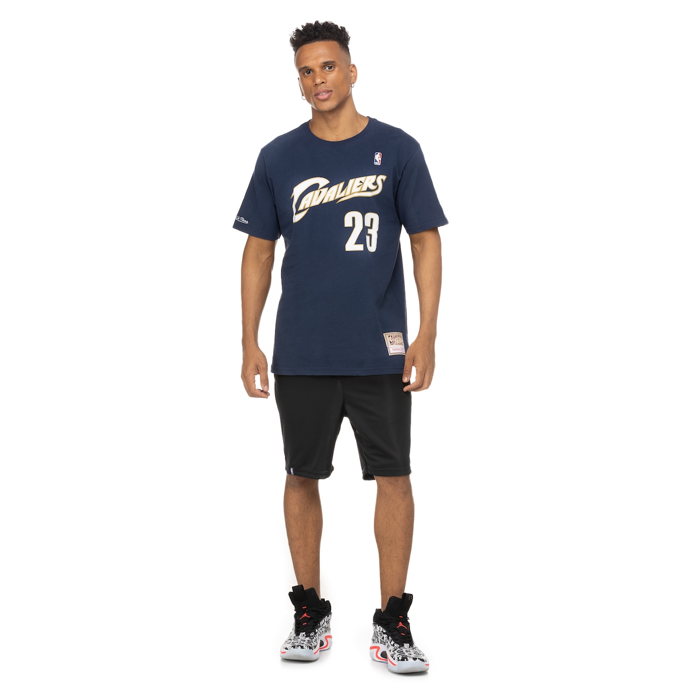 Camiseta Cleveland Cavaliers James Manga Curta Mitchell & Ness - Masculina - Foto 4