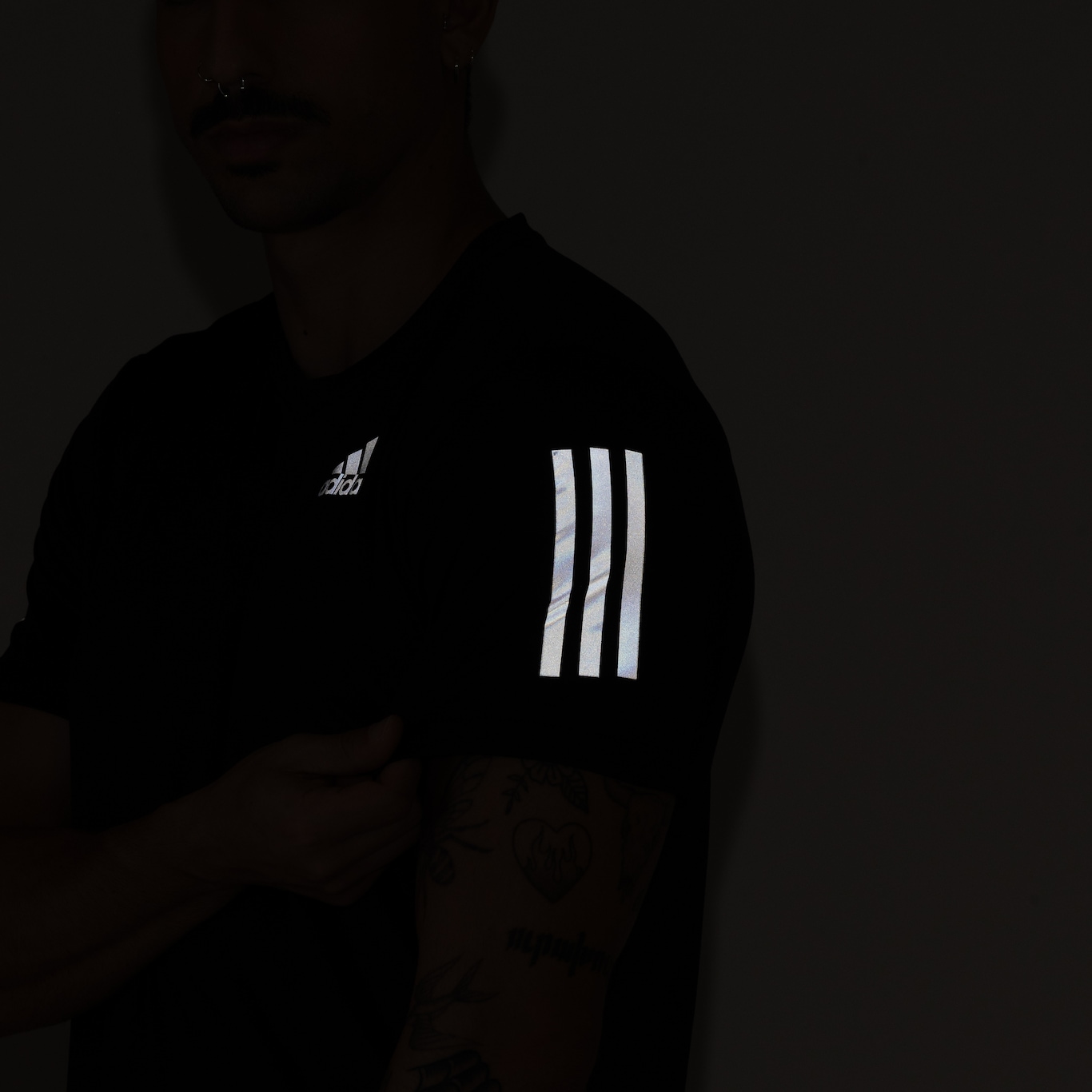 Camiseta Masculina adidas Manga Curta Own The Run - Foto 6