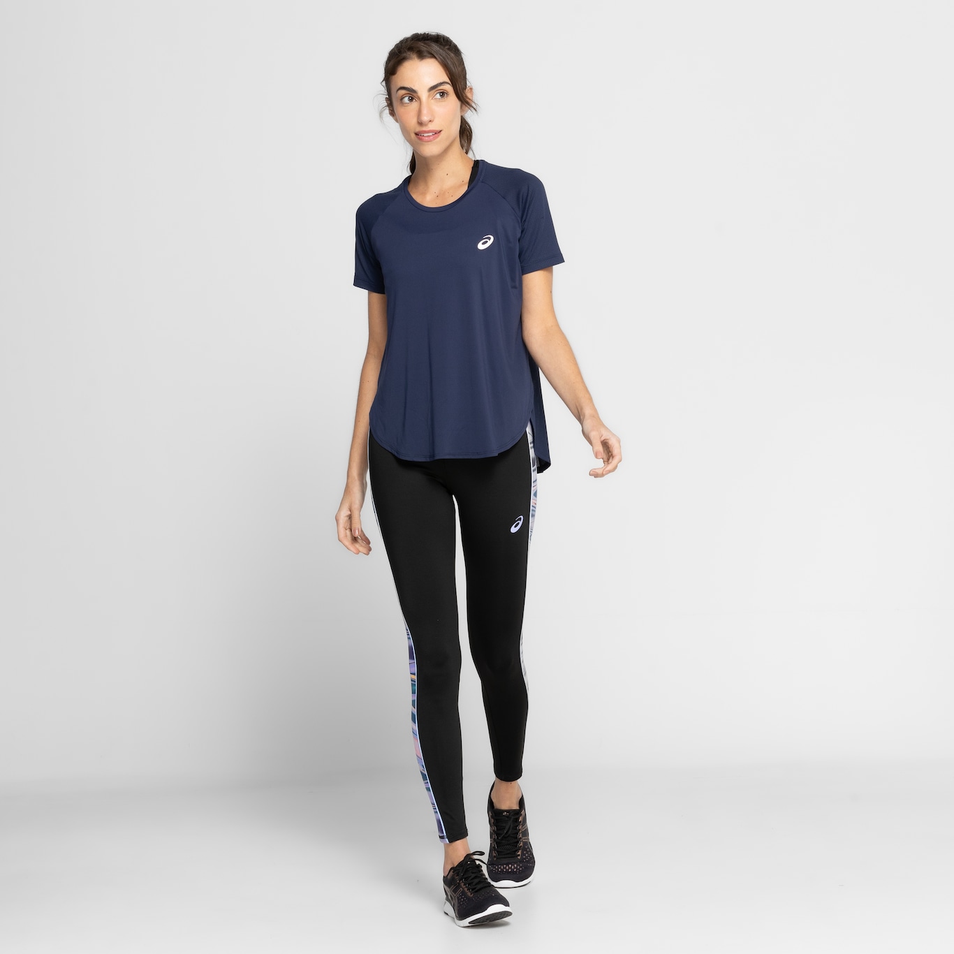 Camiseta Feminina ASICS Manga Curta Textura - Foto 4