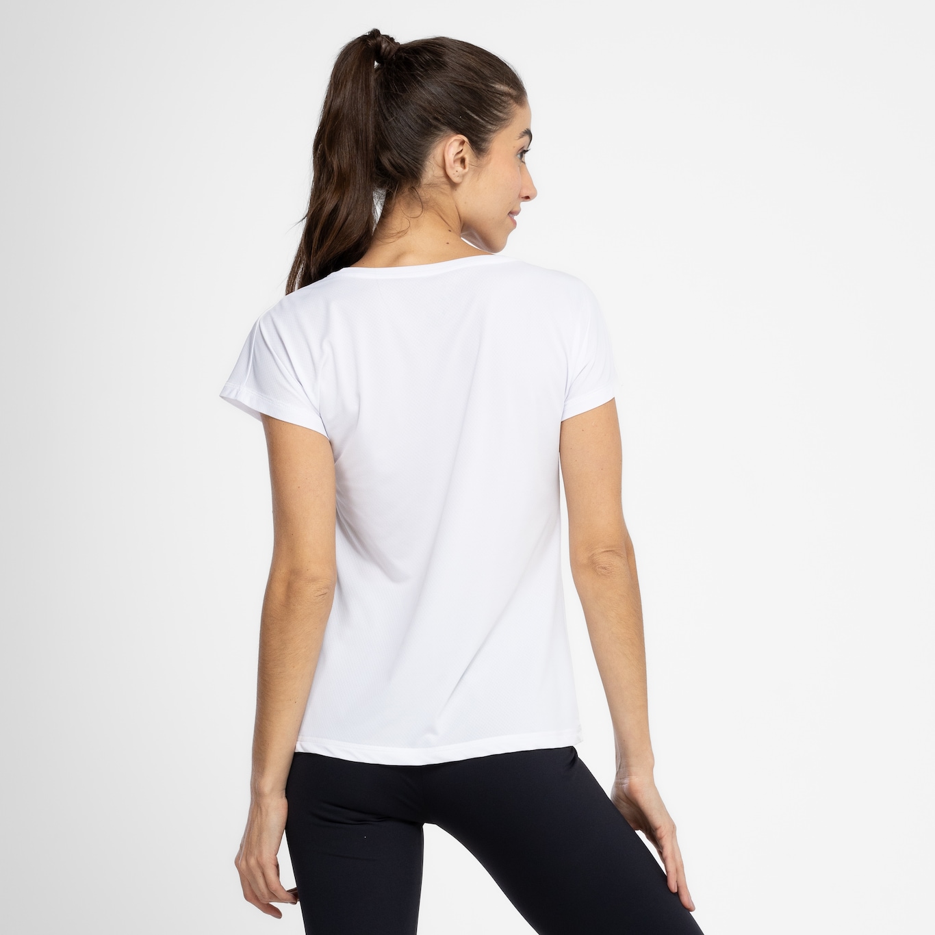 Camiseta Feminina ASICS Manga Curta Trainning Basic - Foto 3