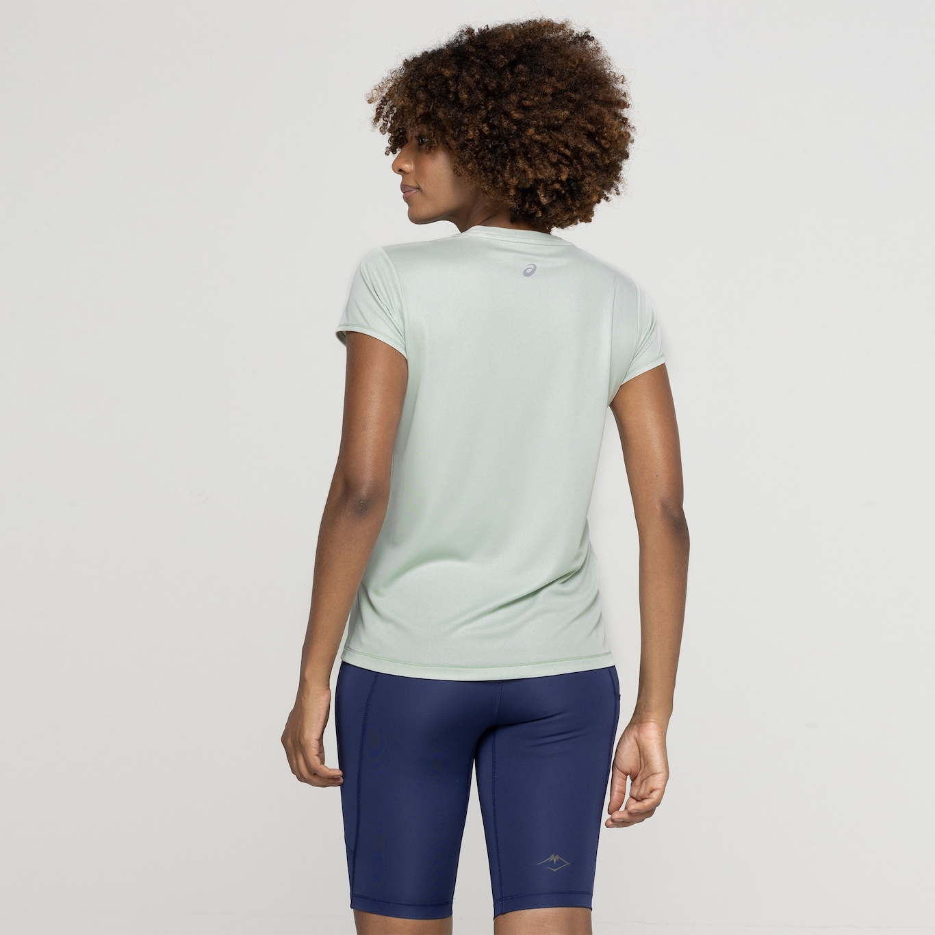 Camiseta Feminina ASICS Manga Curta SS TOP - Foto 3