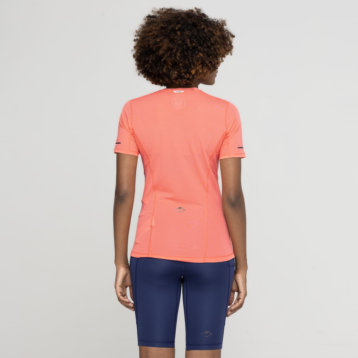 Camiseta Feminina ASICS Manga Curta Fuji Trail SS Top - Foto 3