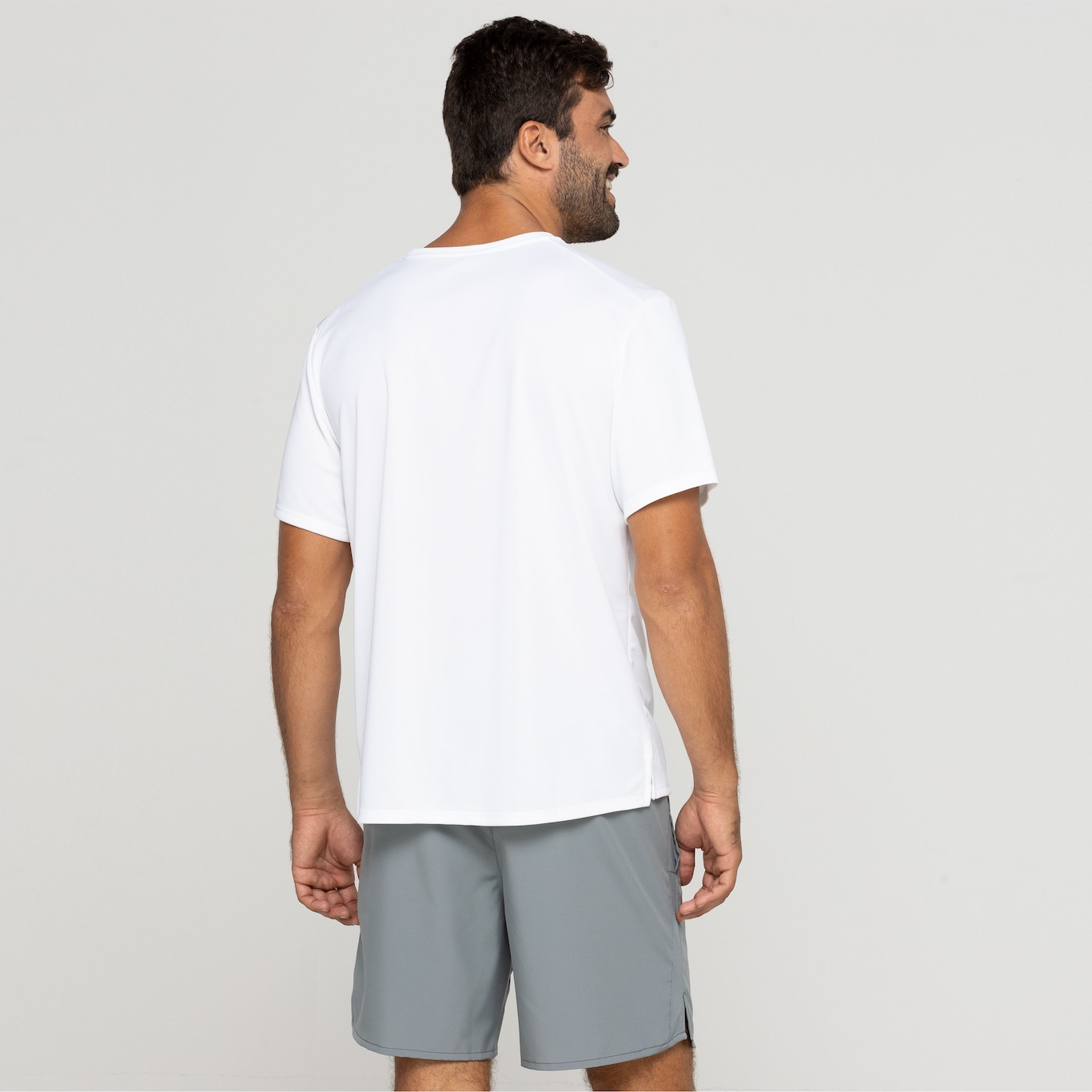 Camiseta Masculina Nike Manga Curta com Proteção UV Miler - Foto 3