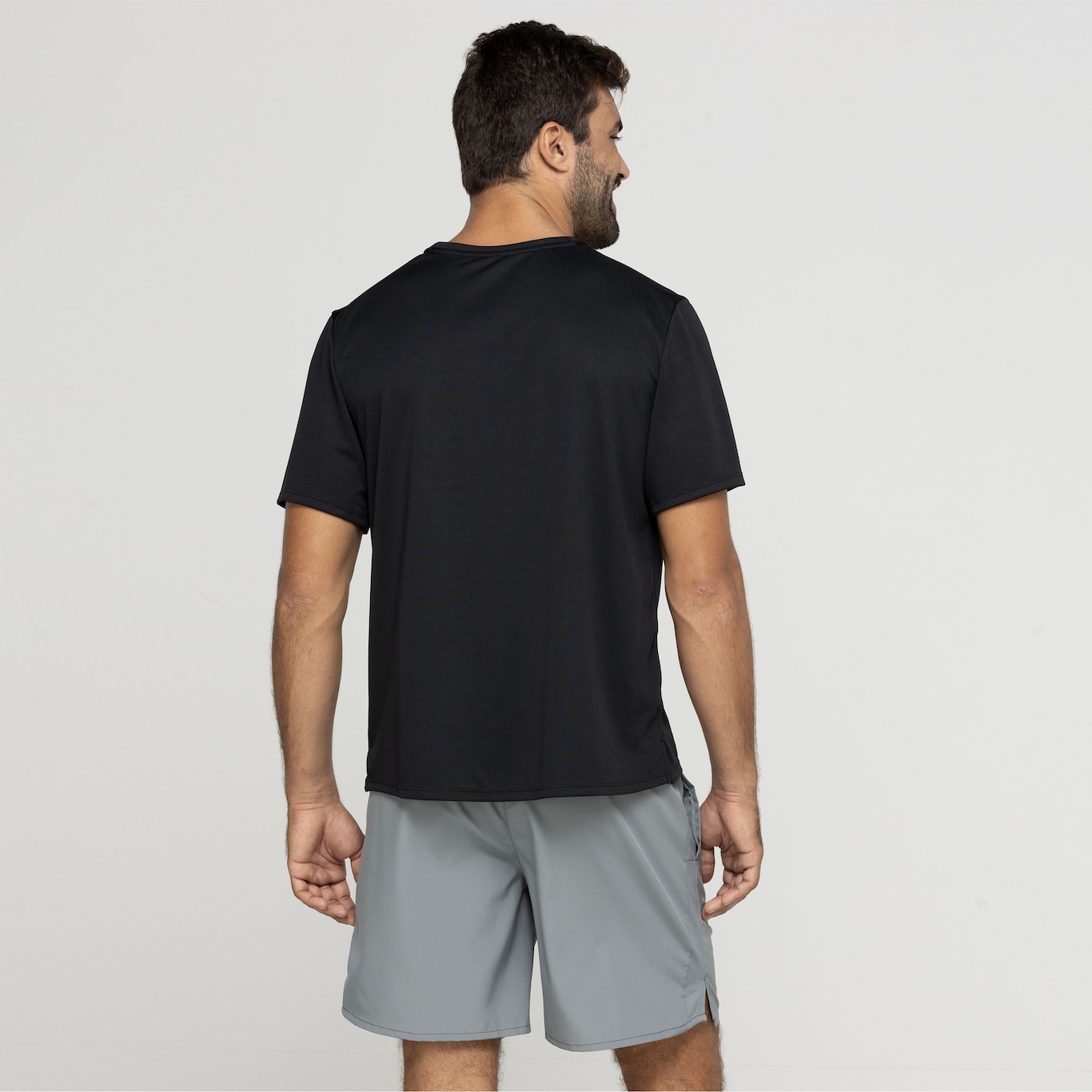 Camiseta Masculina Nike Manga Curta com Proteção UV Miler - Foto 3