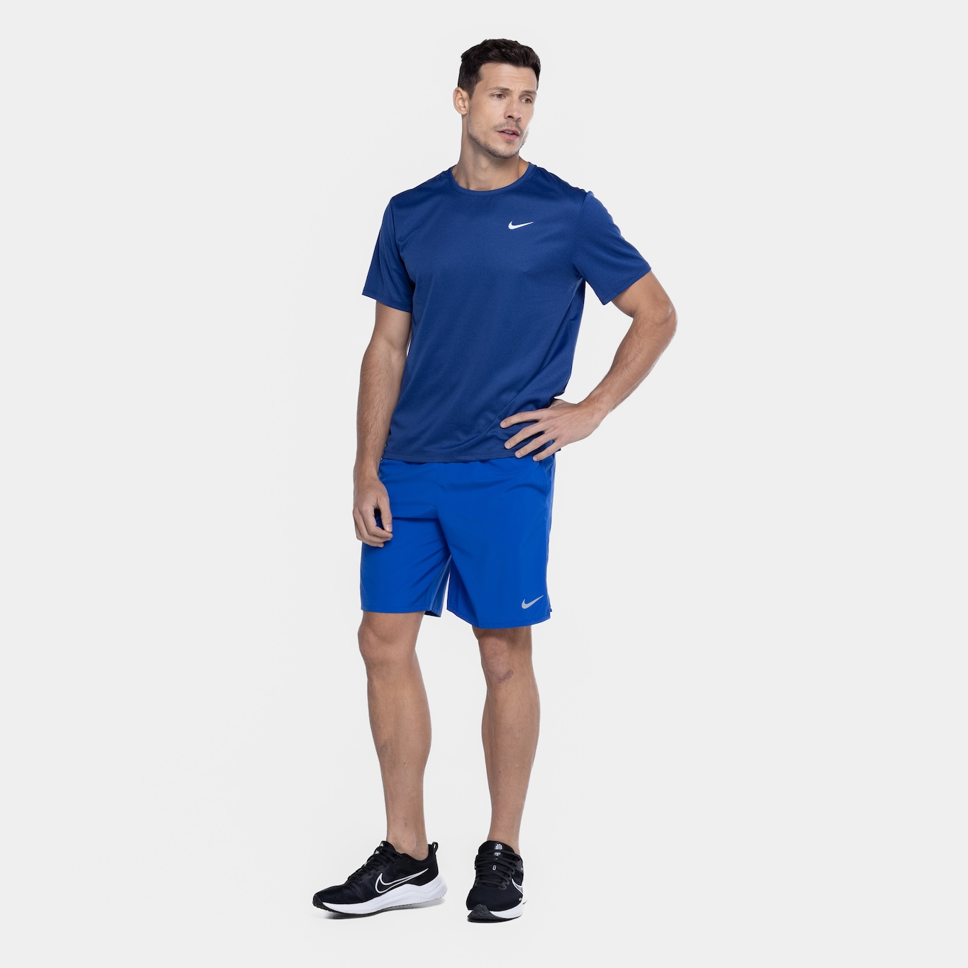 Camiseta Masculina Nike Manga Curta com Proteção UV Miler - Foto 6