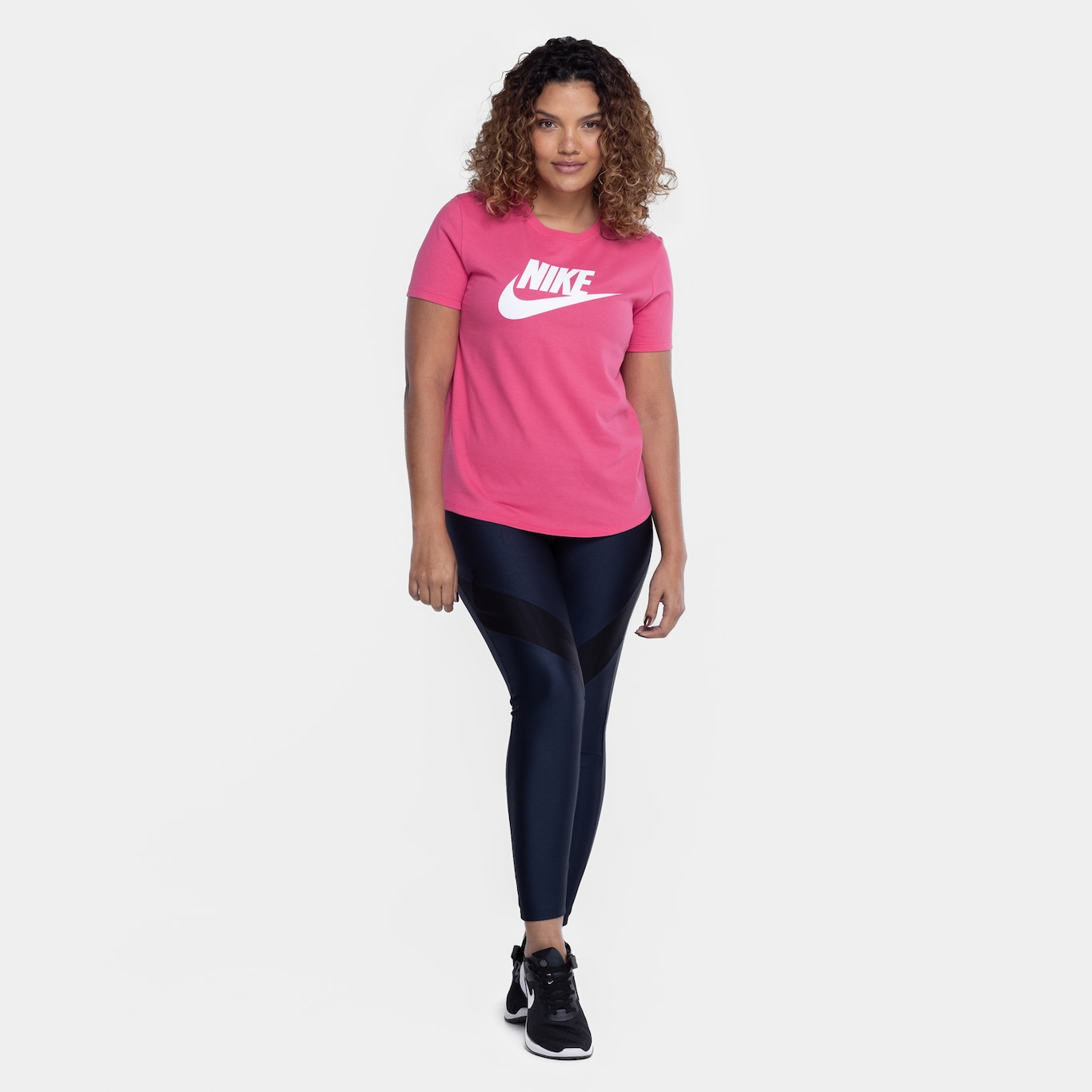 Camiseta Feminina Nike Manga Curta Sportswear Essential Icon - Foto 6