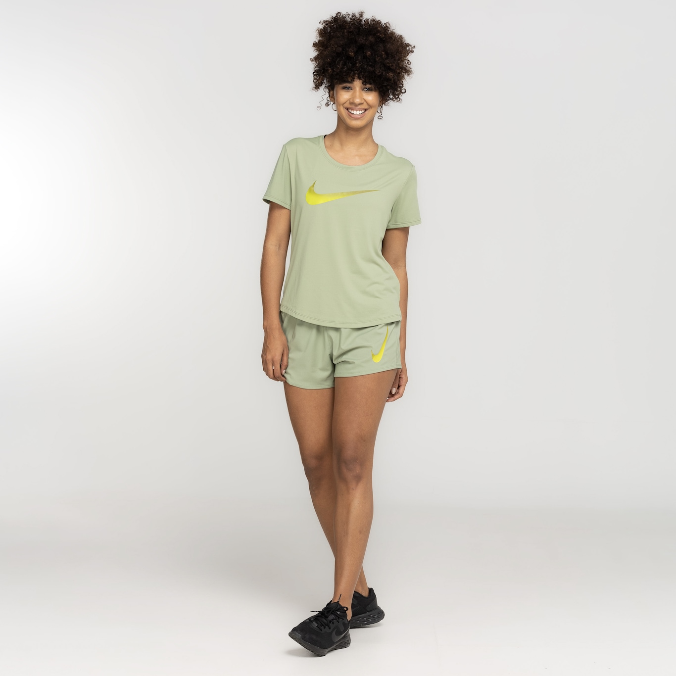 Short Feminino Nike Swoosh Veneer Vers - Foto 6