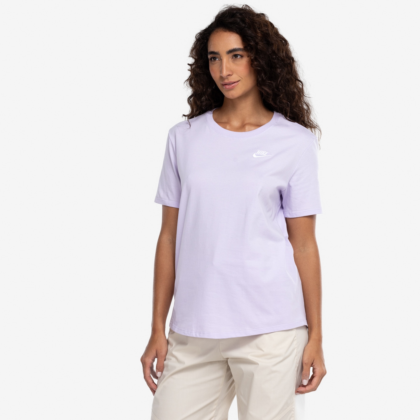 Camiseta Feminina Nike Manga Curta Sportswear Club - Foto 5