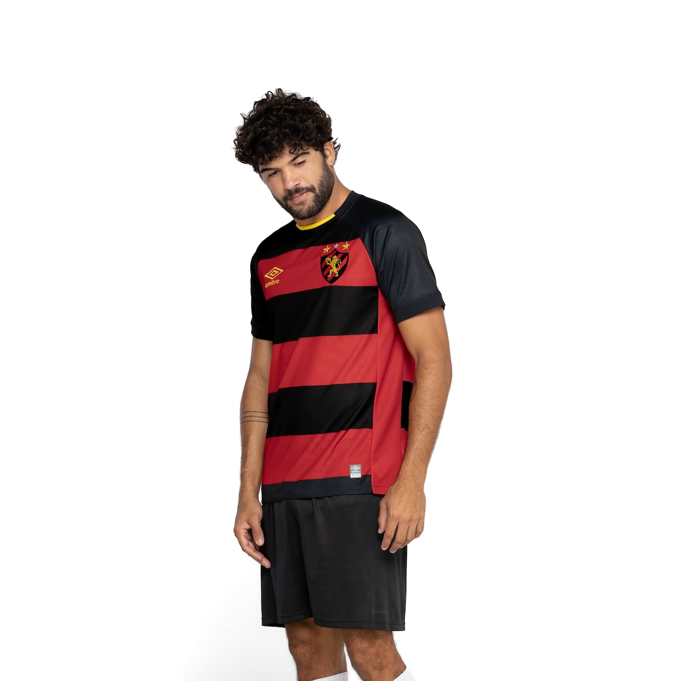 Kit de Uniforme de Futebol Infantil do Sport Club do Recife I 21 com Camisa  e Calção Umbro em Promoção