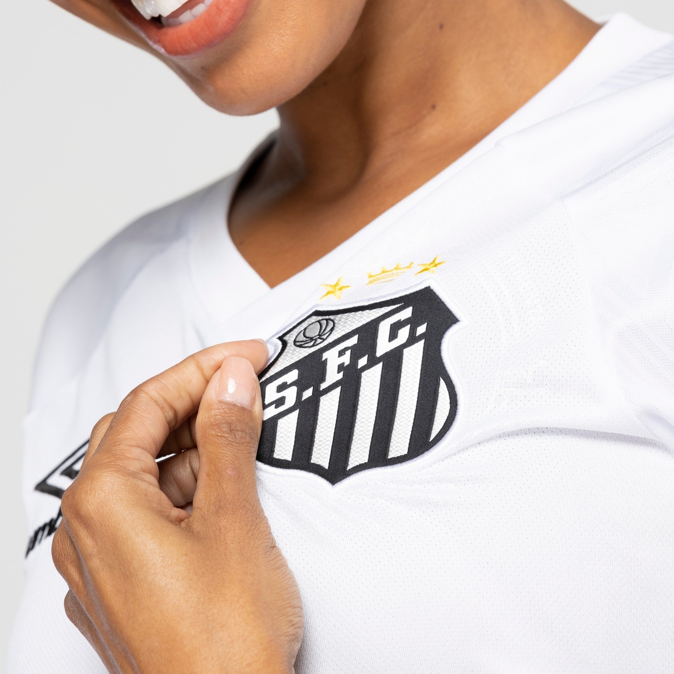 Camisa do Santos I 23 Umbro - Feminina - Foto 4