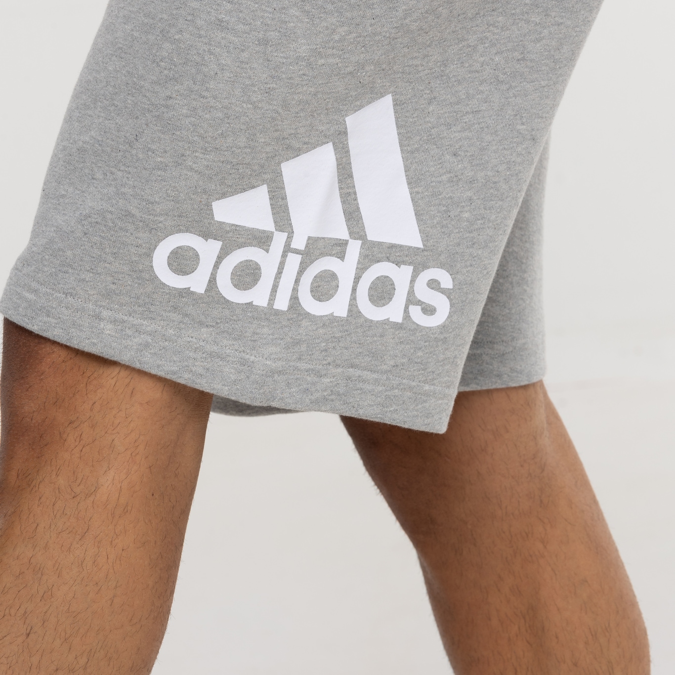 Bermuda Masculina adidas Logo - Foto 6