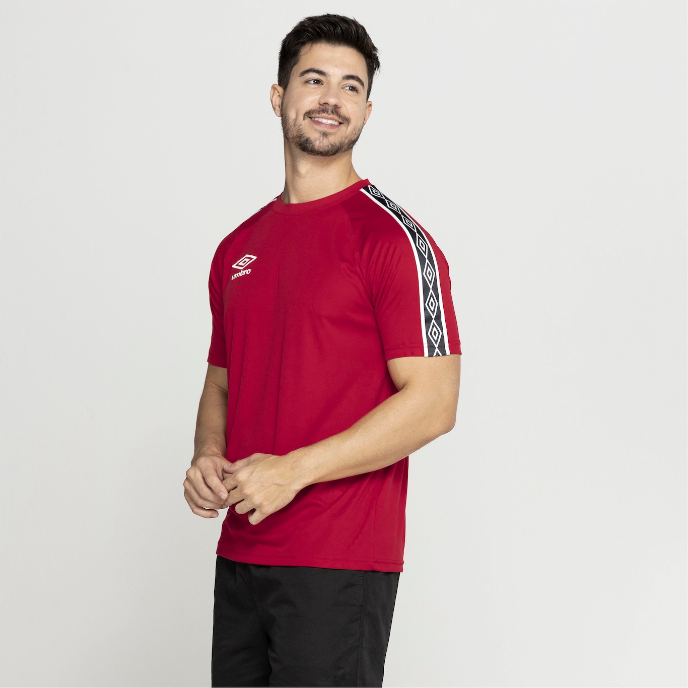 Camiseta Masculina Umbro Manga Curta Tradicional Tape - Foto 4