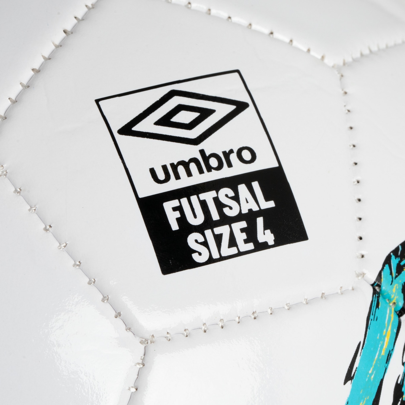 Bola Futsal Umbro Striker - Foto 4